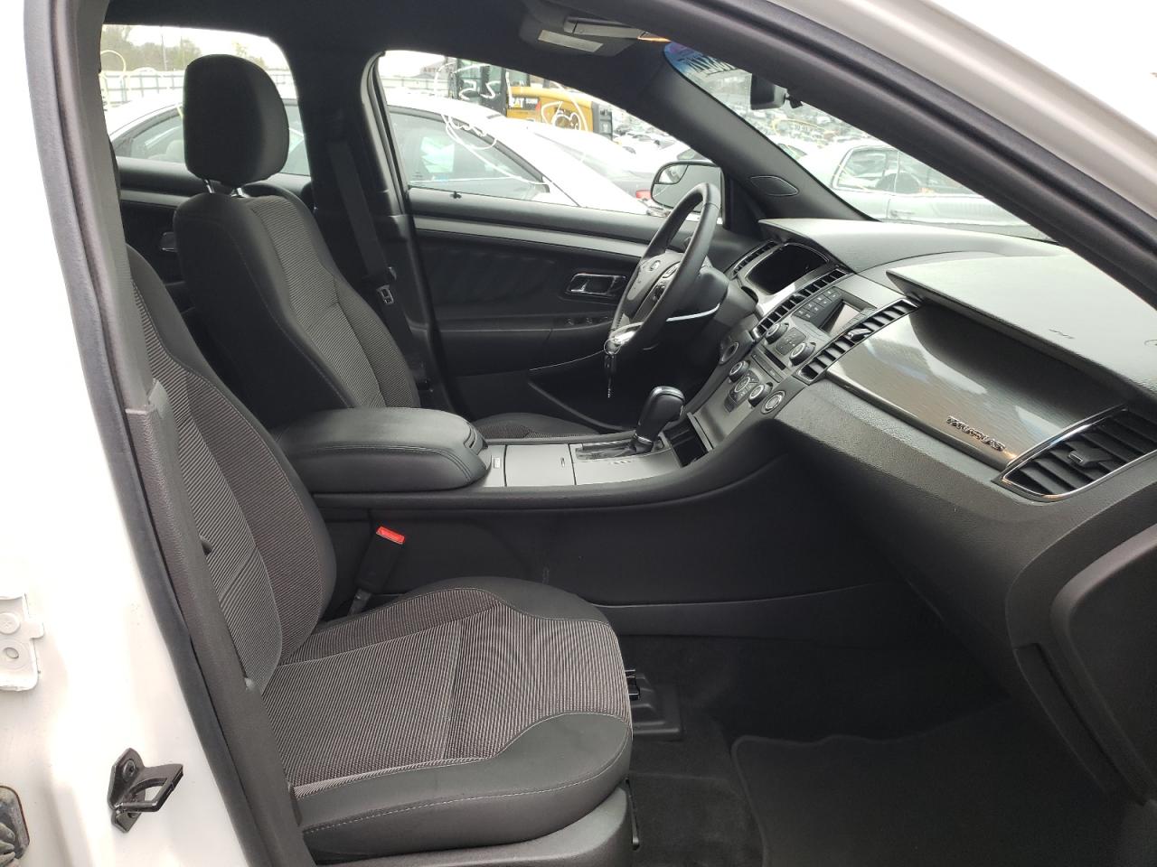 Photo 5 from auction – 2017 FORD TAURUS SEL with VIN 1FAHP2E83HG110364