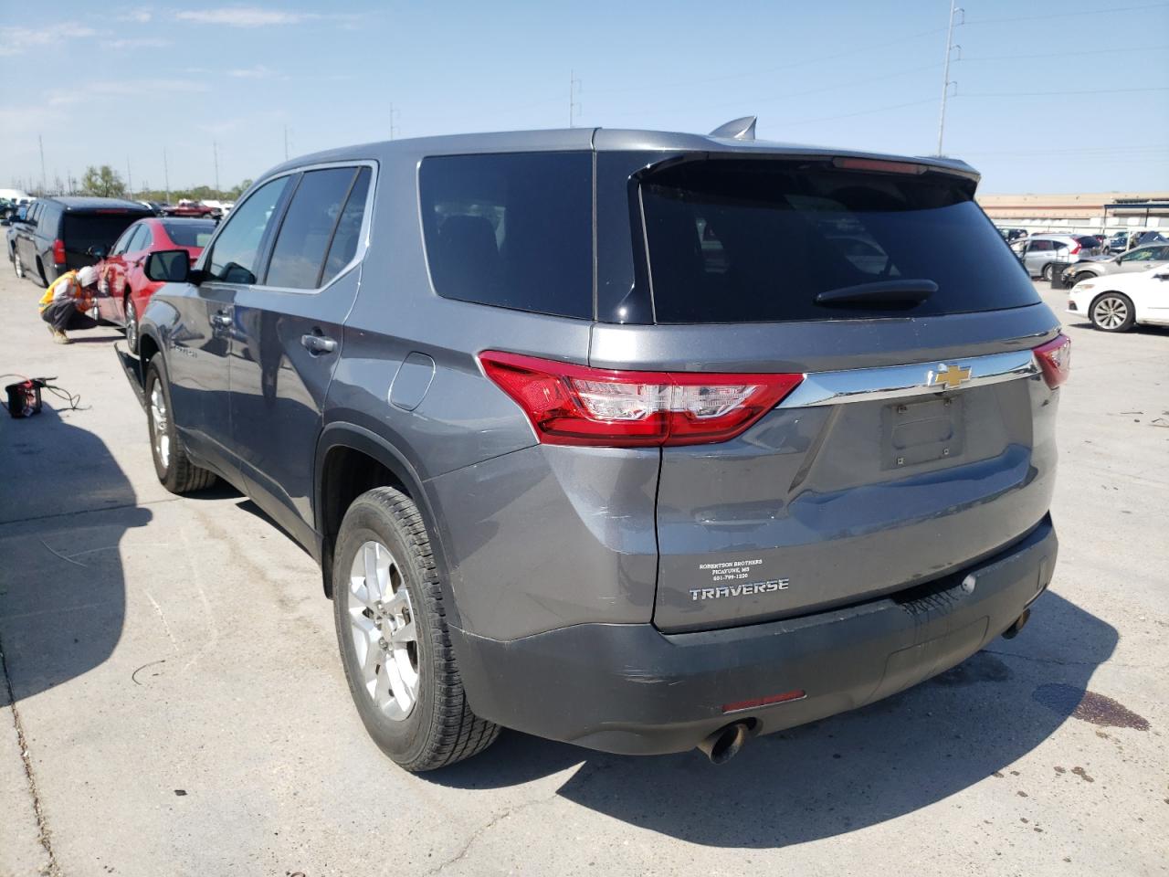Photo 3 from auction – 2018 CHEVROLET TRAVERSE L with VIN 1GNERFKW9JJ259749