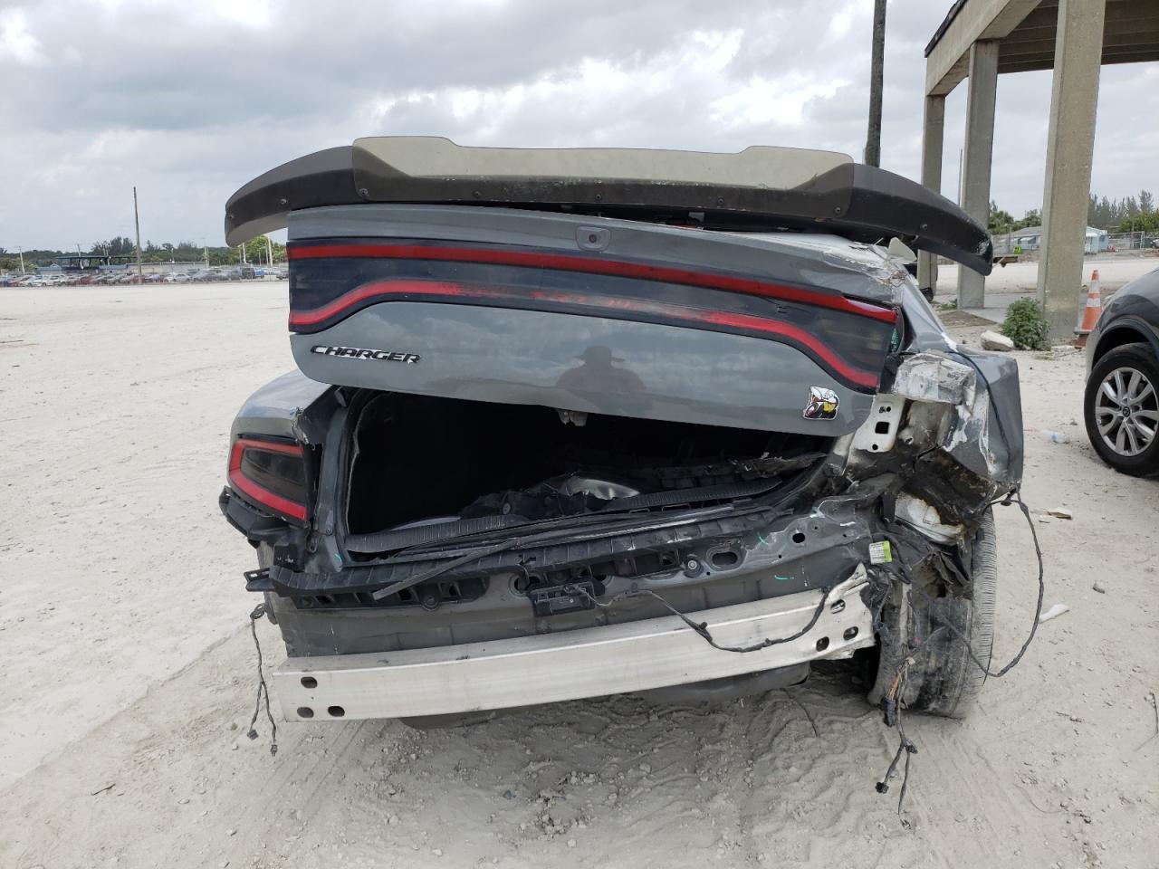Photo 9 from auction – 2017 DODGE CHARGER R/ with VIN 2C3CDXGJXHH576019