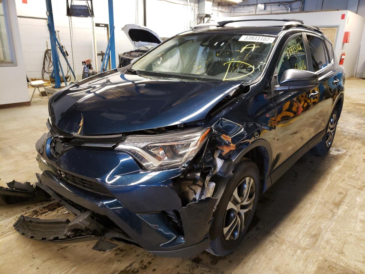 Photo 2 from auction – 2017 TOYOTA RAV4 LE with VIN 2T3BFREV3HW642798