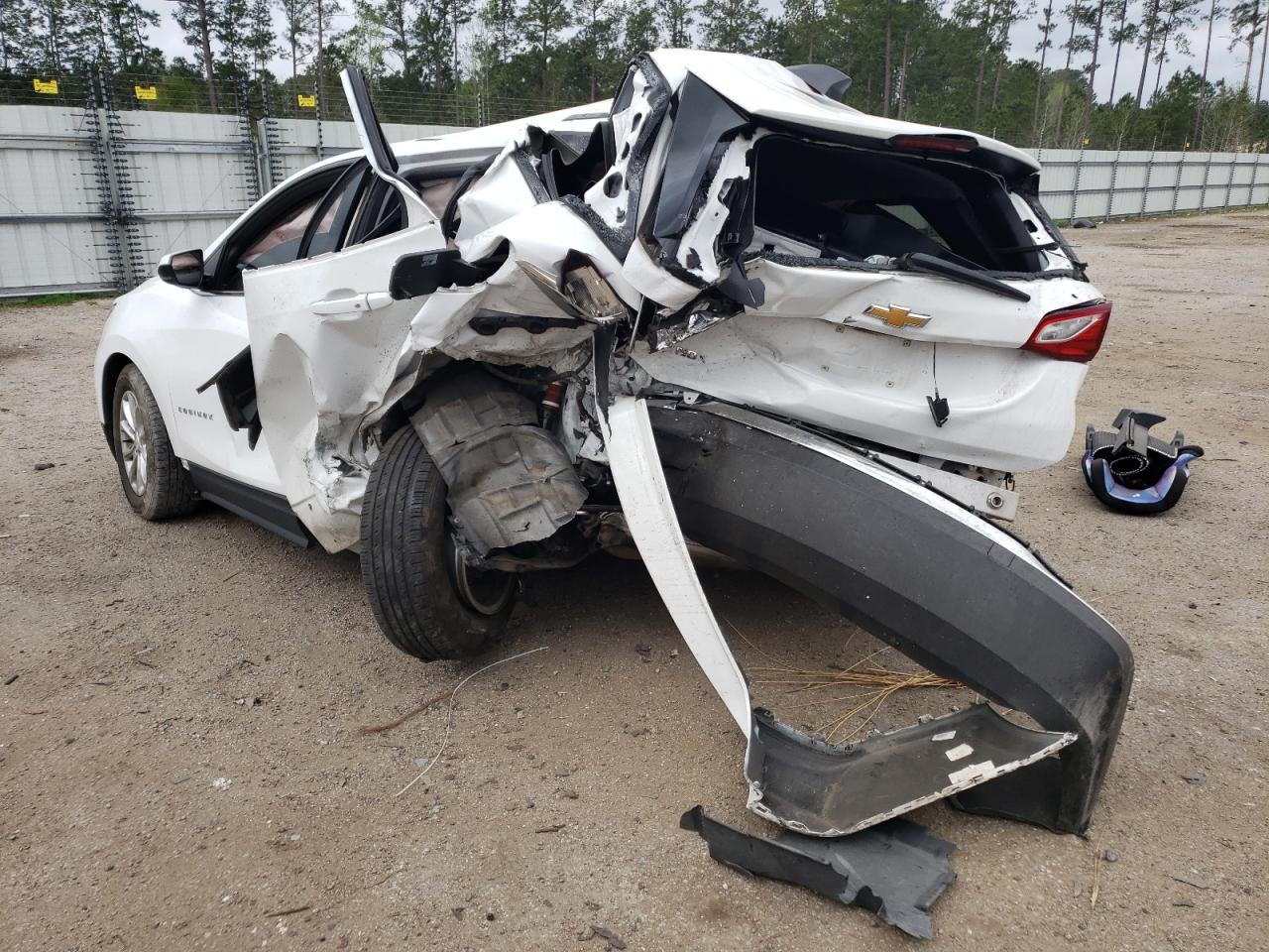 Photo 3 from auction – 2019 CHEVROLET EQUINOX LT with VIN 2GNAXKEV2K6170040