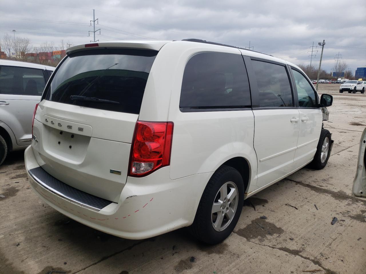 Foto 4 de la subasta – 2013 DODGE GRAND CARA con VIN 2C4RDGCG5DR522647
