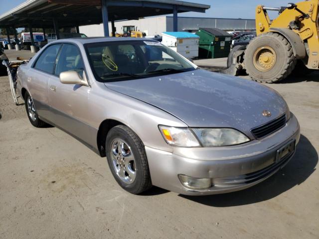 LEXUS ES 300 1998 with VIN JT8BF28G9W5021105 - Photo from auction