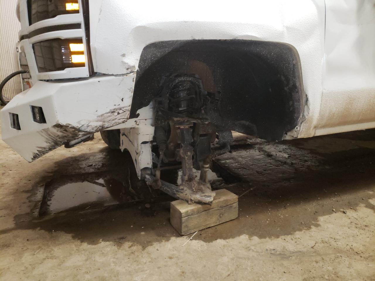 Photo 9 from auction – 2014 CHEVROLET SILVERADO with VIN 3GCUKREC0EG164158