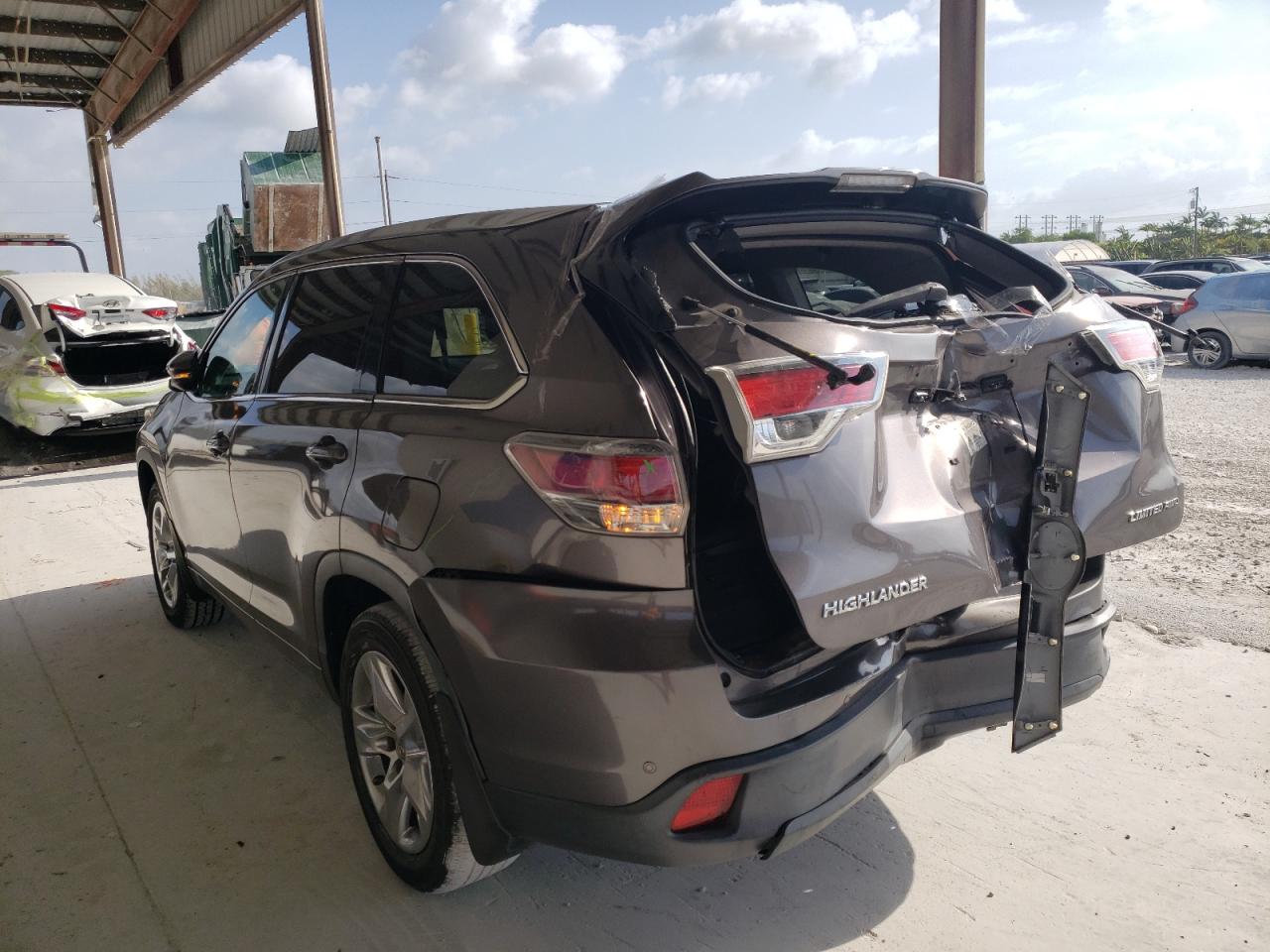 Photo 3 from auction – 2015 TOYOTA HIGHLANDER with VIN 5TDDKRFH7FS212316