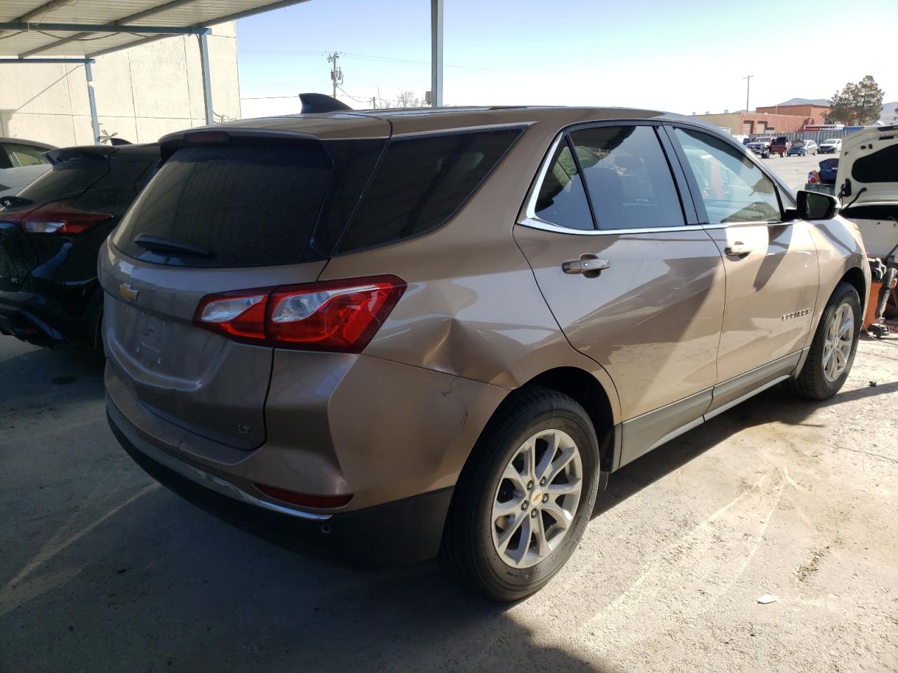 Photo 4 from auction – 2019 CHEVROLET EQUINOX LT with VIN 2GNAXJEV2K6268821