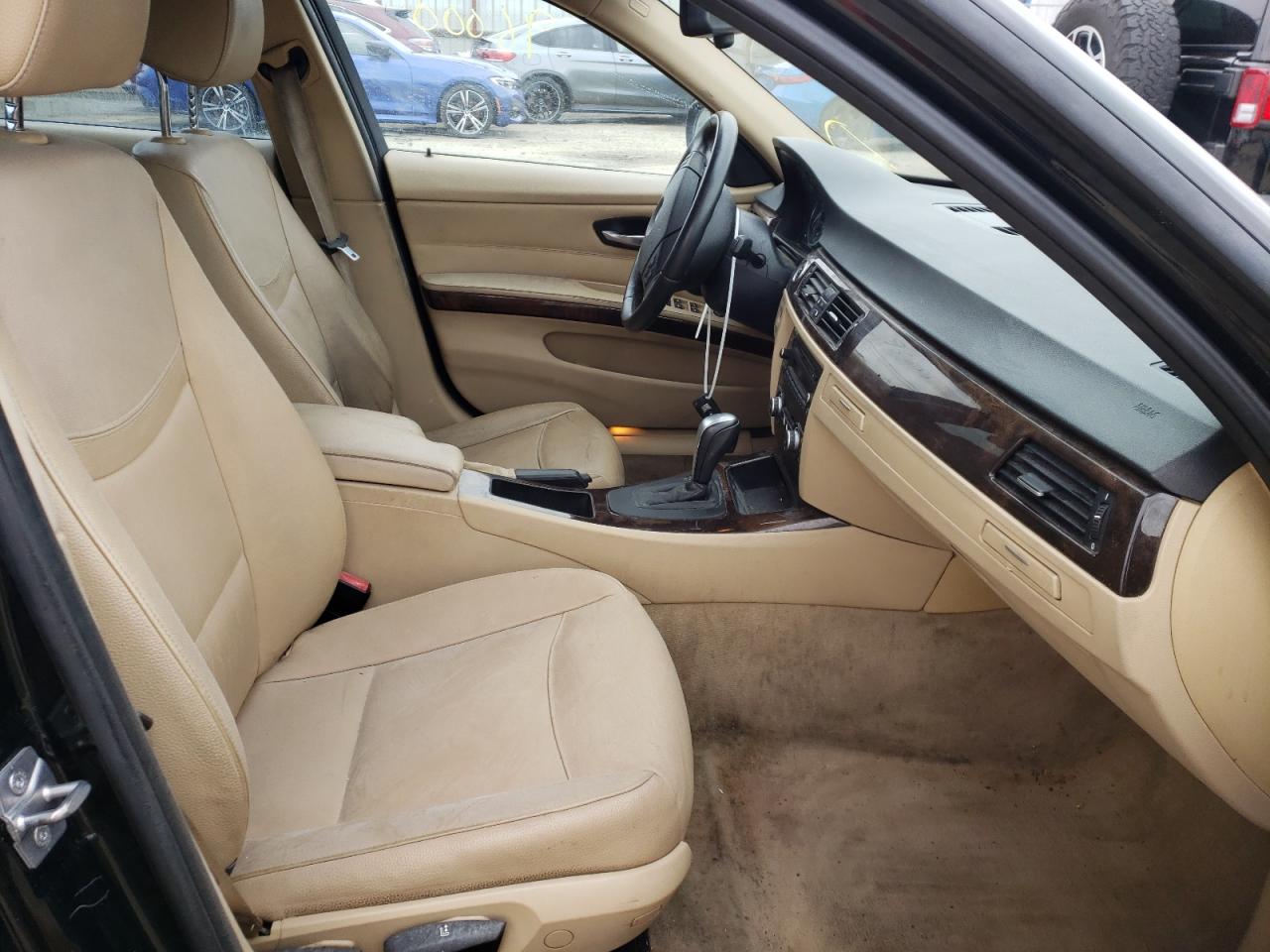 Photo 5 from auction – 2011 BMW 328 I SULE with VIN WBAPH5C59BA440708