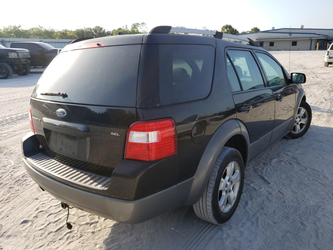 Photo 4 from auction – 2007 FORD FREESTYLE with VIN 1FMDK02147GA34358