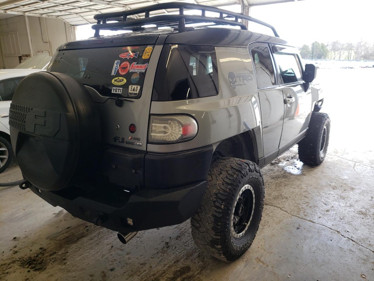 Photo 4 from auction – 2010 TOYOTA FJ CRUISER with VIN JTEBU4BF0AK080746
