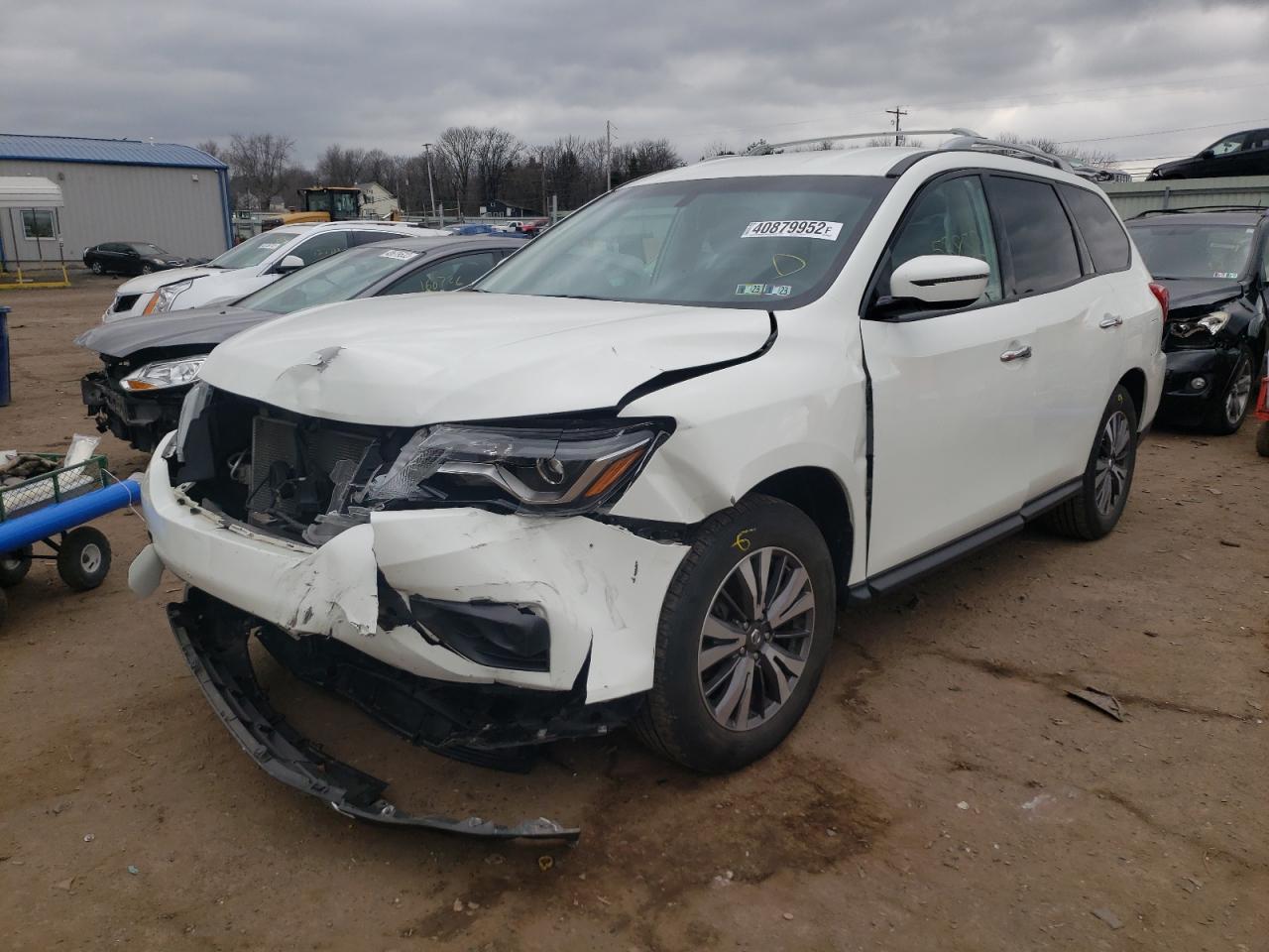 Photo 2 from auction – 2017 NISSAN PATHFINDER with VIN 5N1DR2MM5HC676112