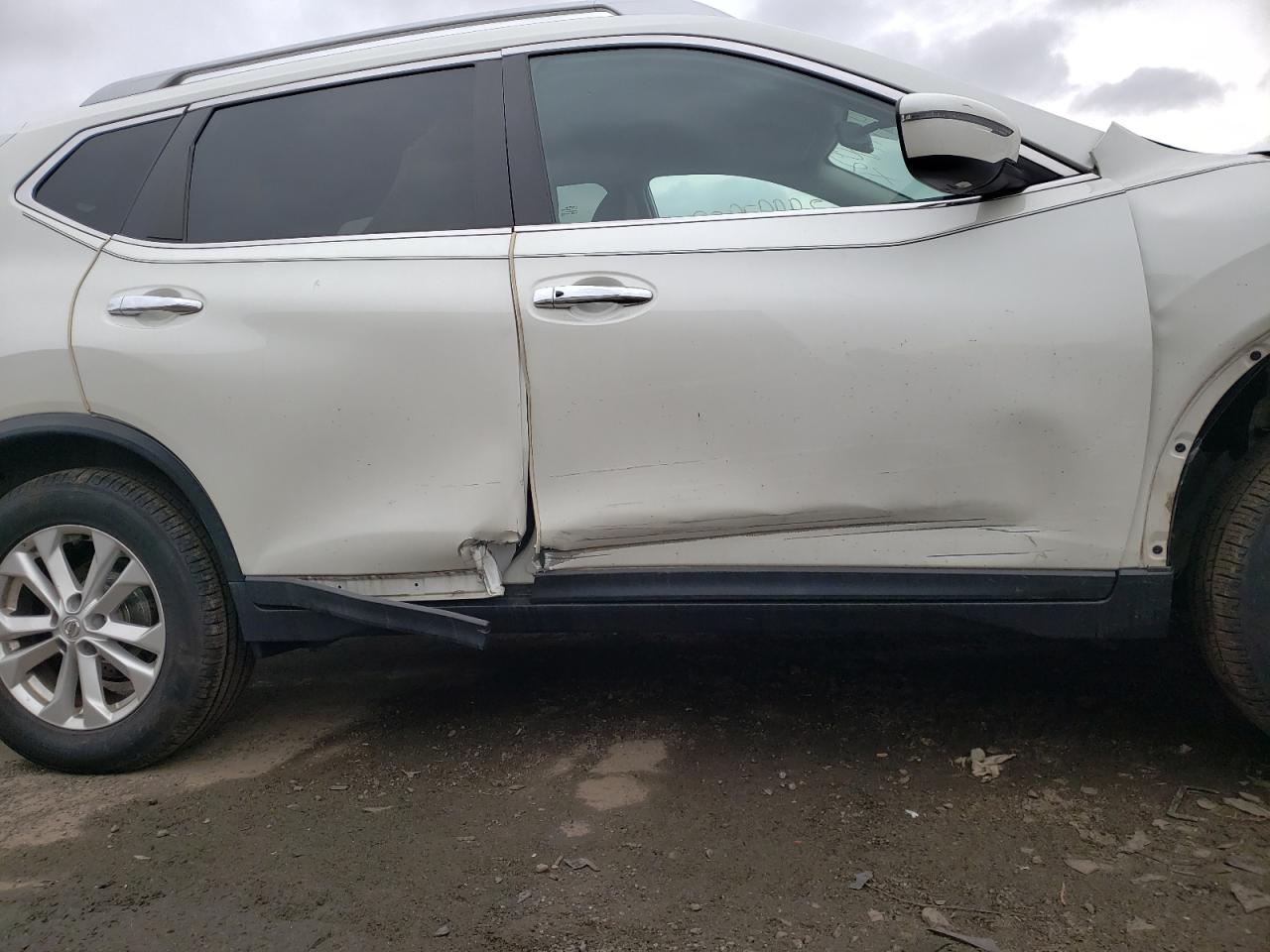Photo 9 from auction – 2016 NISSAN ROGUE S with VIN KNMAT2MV4GP664154