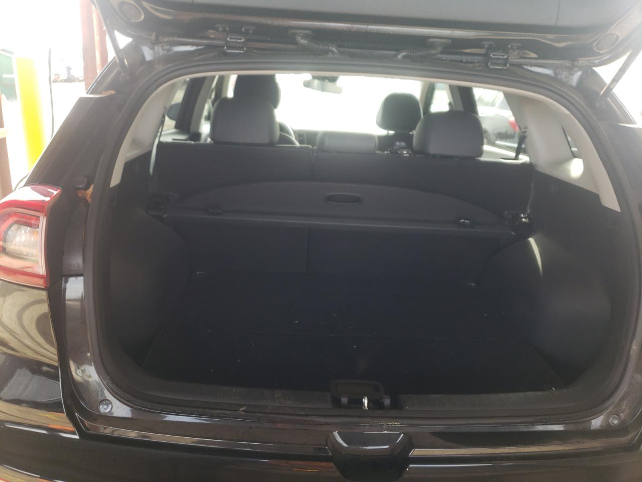 Photo 9 from auction – 2017 KIA NIRO EX with VIN KNDCC3LC8H5040255