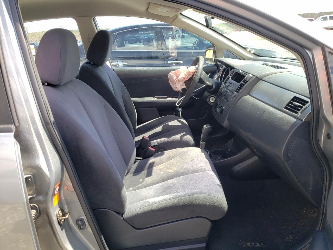 Photo 5 from auction – 2007 NISSAN VERSA S with VIN 3N1BC13E27L391391