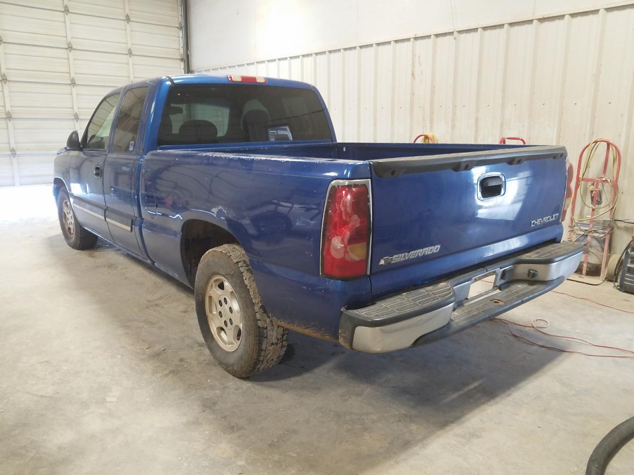 Photo 3 from auction – 2004 CHEVROLET SILVERADO with VIN 2GCEC19V741118641