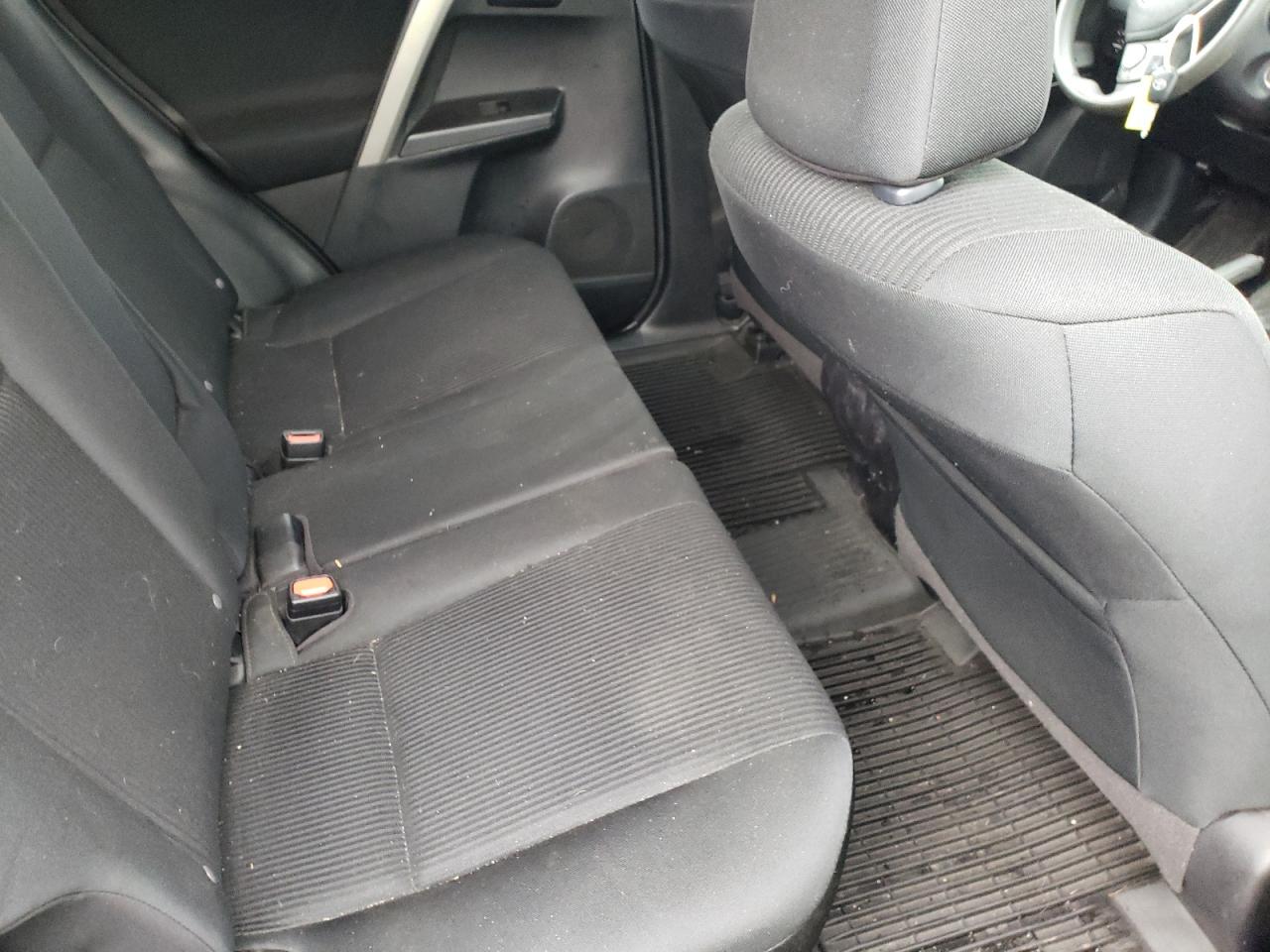 Photo 6 from auction – 2018 TOYOTA RAV4 LE with VIN 2T3BFREV8JW835888