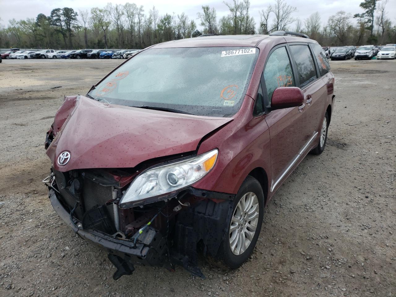 Photo 2 from auction – 2017 TOYOTA SIENNA XLE with VIN 5TDYZ3DC6HS783610