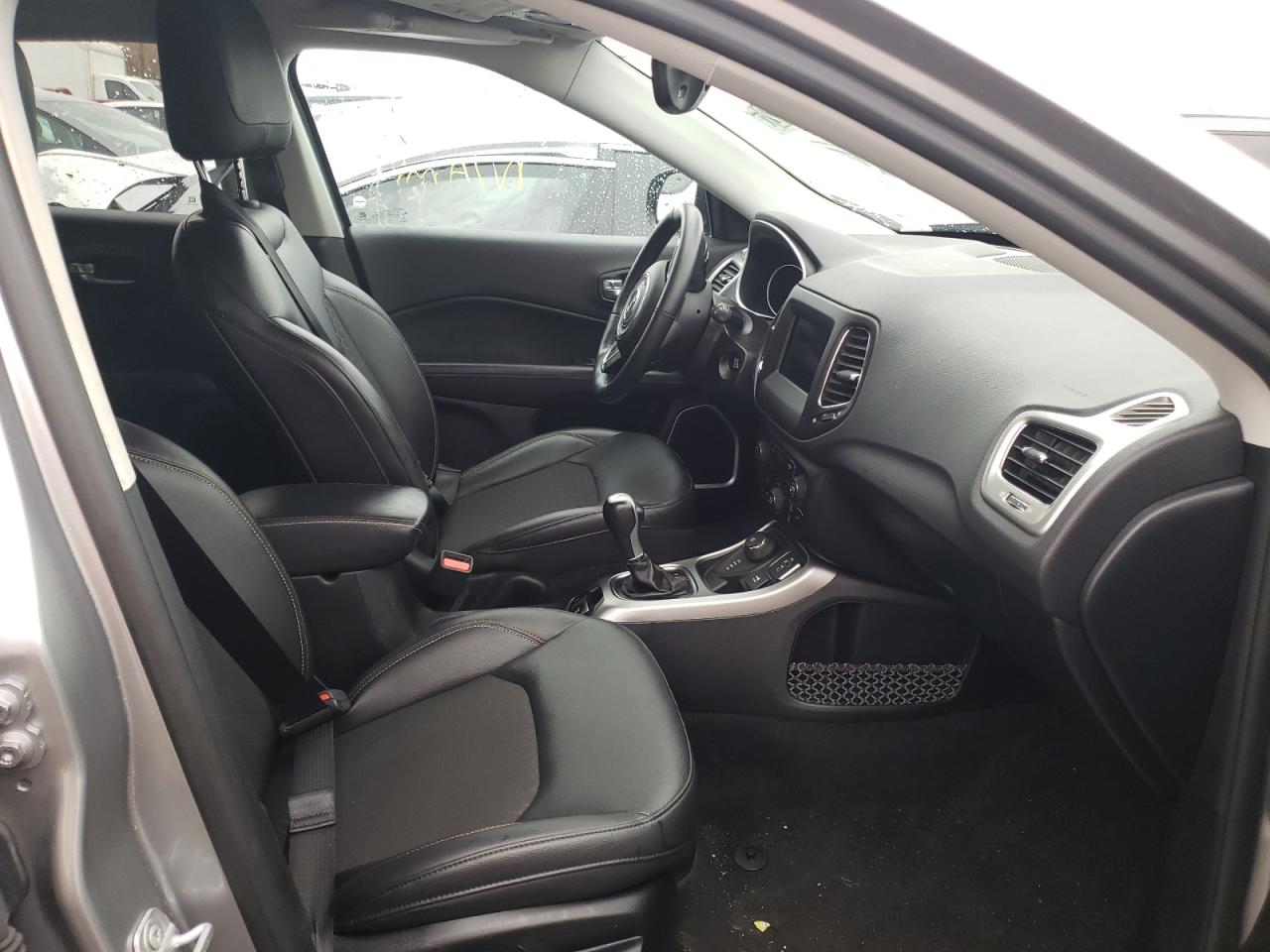 Photo 5 from auction – 2018 JEEP COMPASS LA with VIN 3C4NJDBB3JT116080