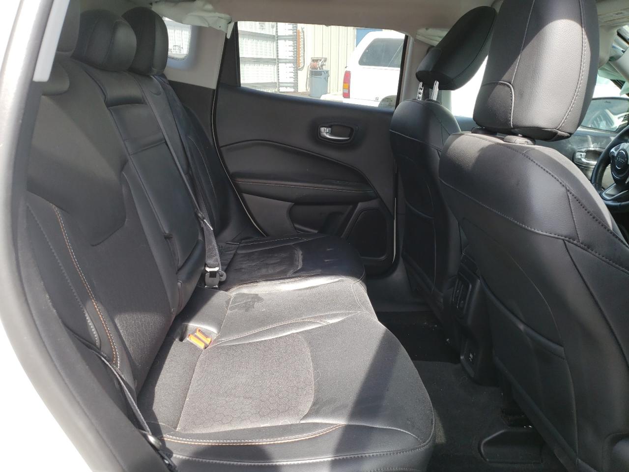 Foto 6 de la subasta – 2018 JEEP COMPASS LA con VIN 3C4NJCBB4JT145047