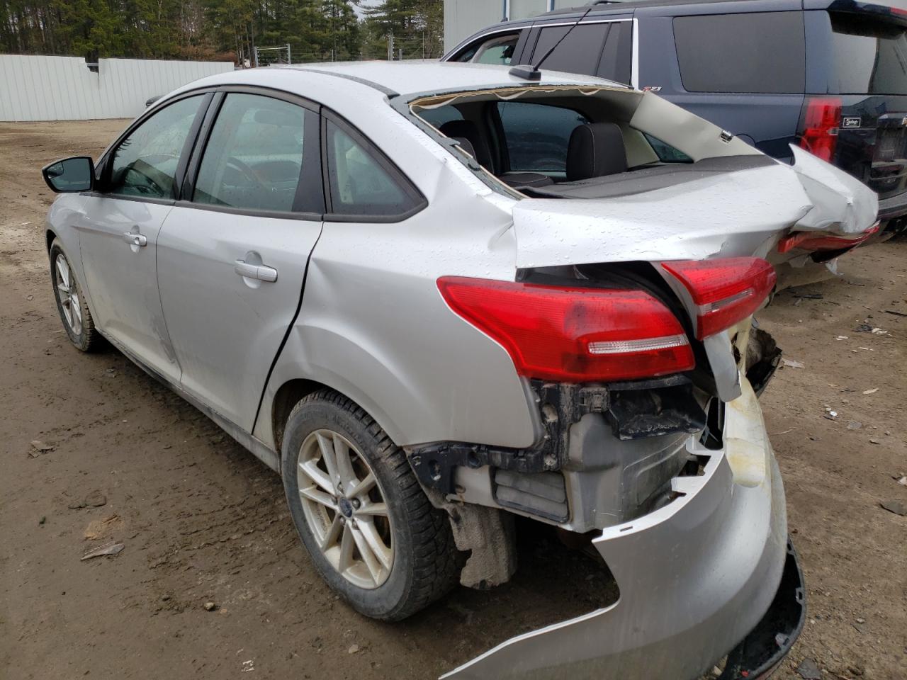Photo 3 from auction – 2015 FORD FOCUS SE with VIN 1FADP3F24FL212954