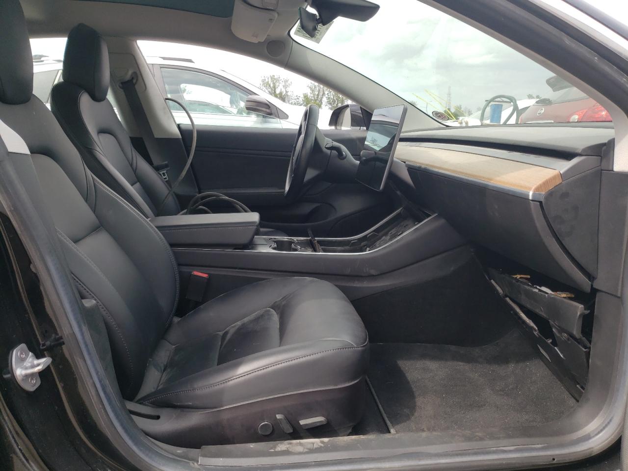 Photo 5 from auction – 2018 TESLA MODEL 3 with VIN 5YJ3E1EA6JF019791