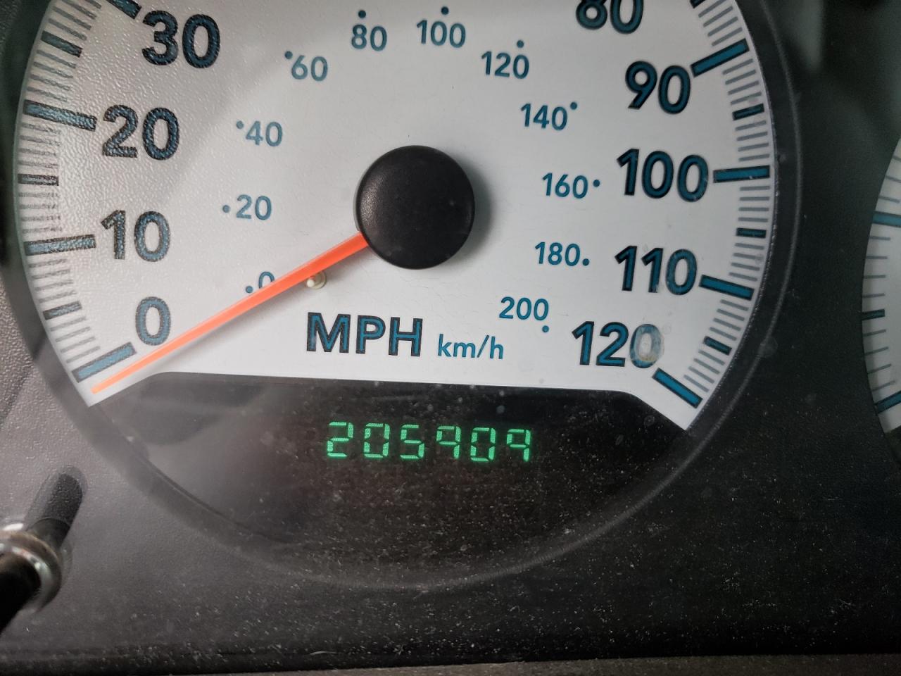 Photo 8 from auction – 2005 DODGE GRAND CARA with VIN 2D4GP44L35R205088