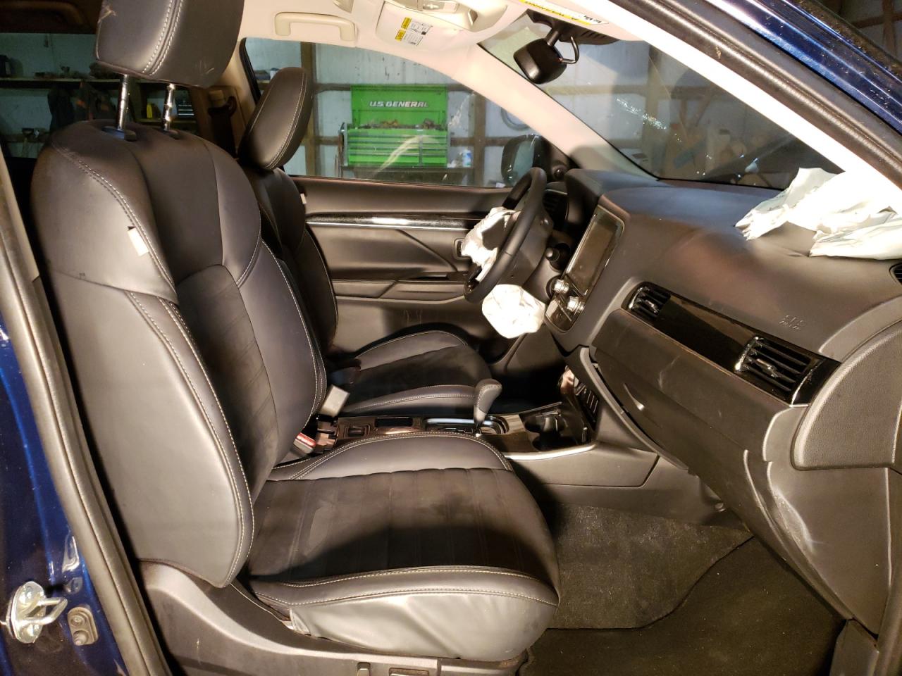 Photo 5 from auction – 2020 MITSUBISHI OUTLANDER with VIN JA4AD3A39LZ043829