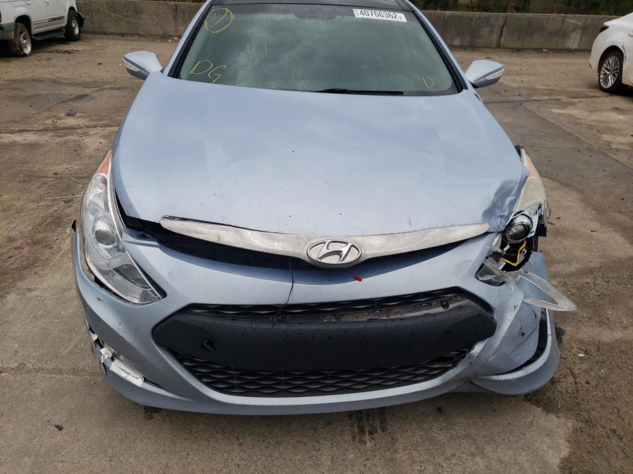 Photo 9 from auction – 2011 HYUNDAI SONATA HYB with VIN KMHEC4A40BA000885
