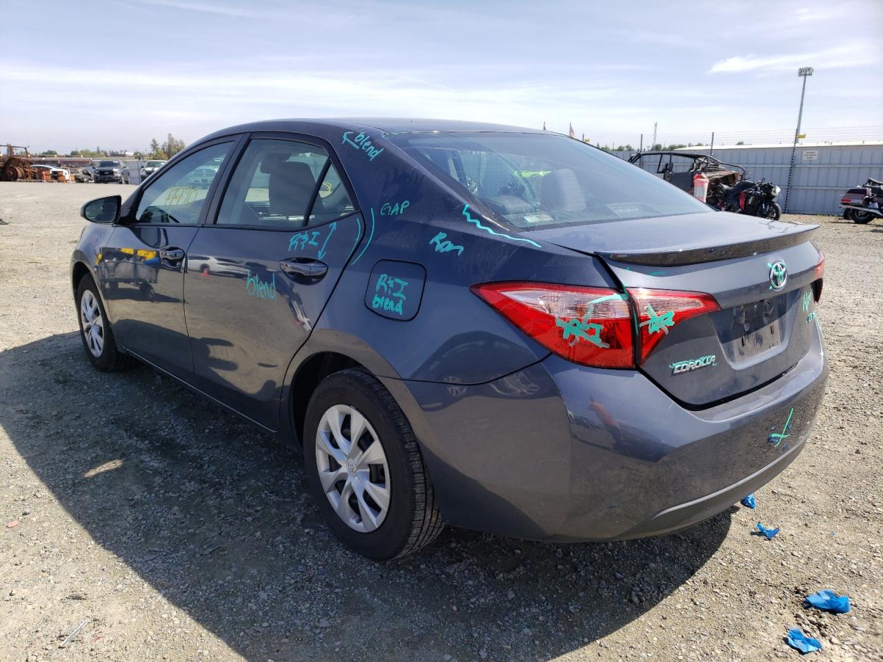 Photo 3 from auction – 2017 TOYOTA COROLLA LE with VIN 5YFBPRHE6HP682652