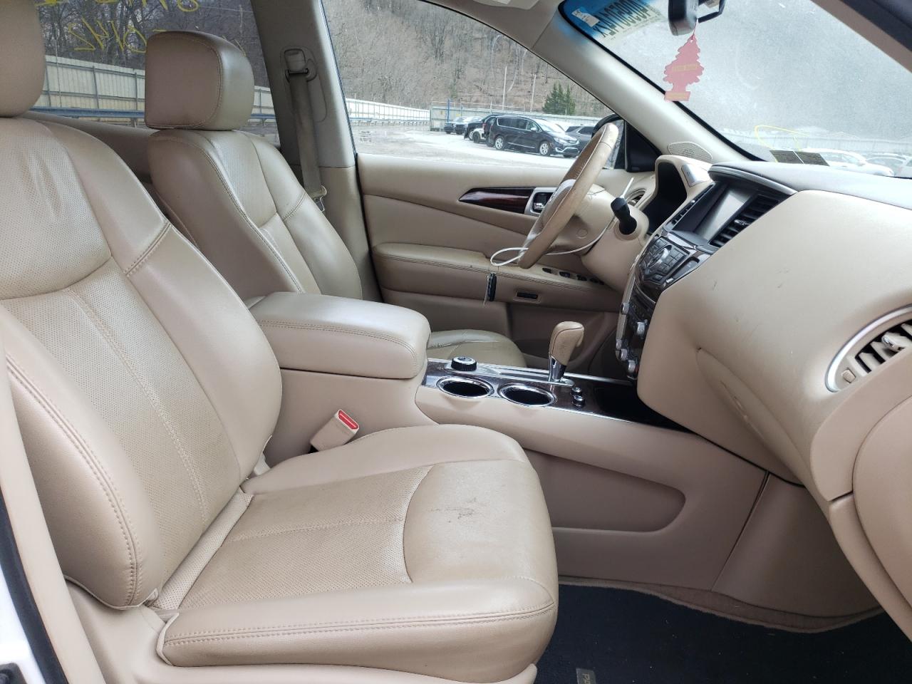 Photo 5 from auction – 2015 NISSAN PATHFINDER with VIN 5N1AR2MM5FC717614