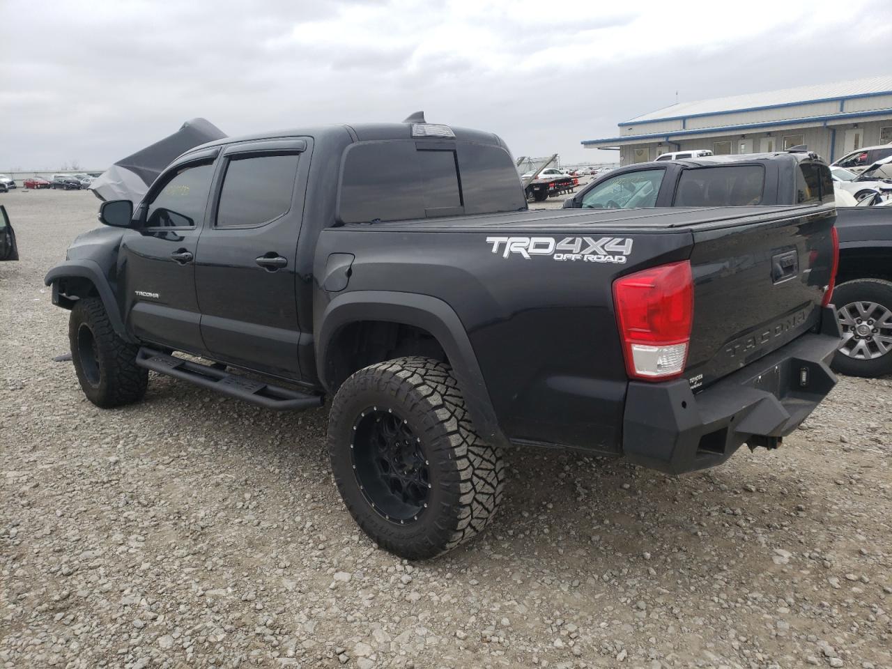 Photo 3 from auction – 2017 TOYOTA TACOMA DOU with VIN 3TMCZ5AN9HM090574