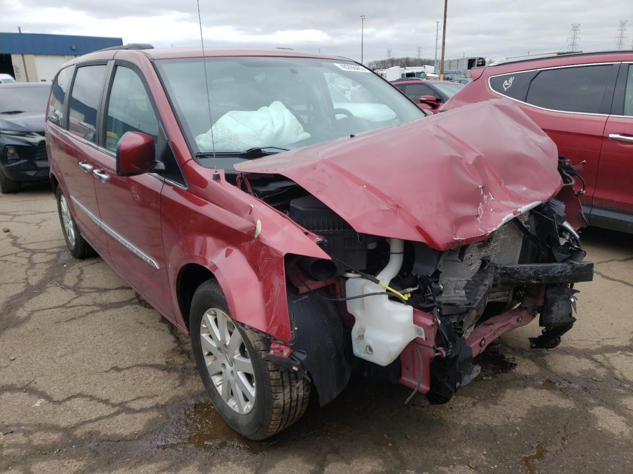Photo 1 from auction – 2015 CHRYSLER TOWN & COU with VIN 2C4RC1BG1FR620305