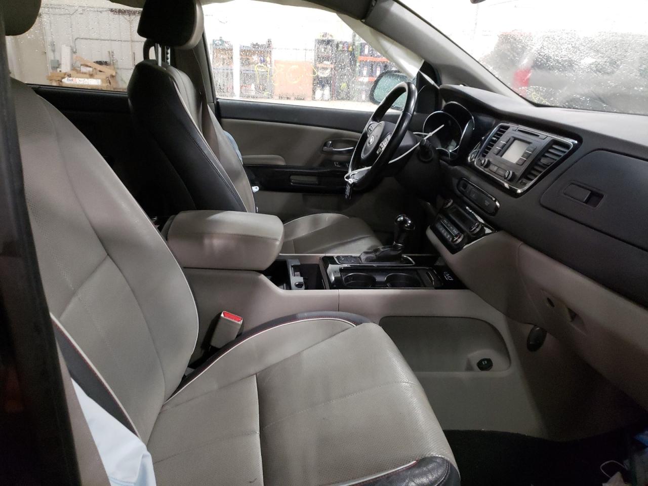 Photo 5 from auction – 2015 KIA SEDONA EX with VIN KNDMC5C15F6025119