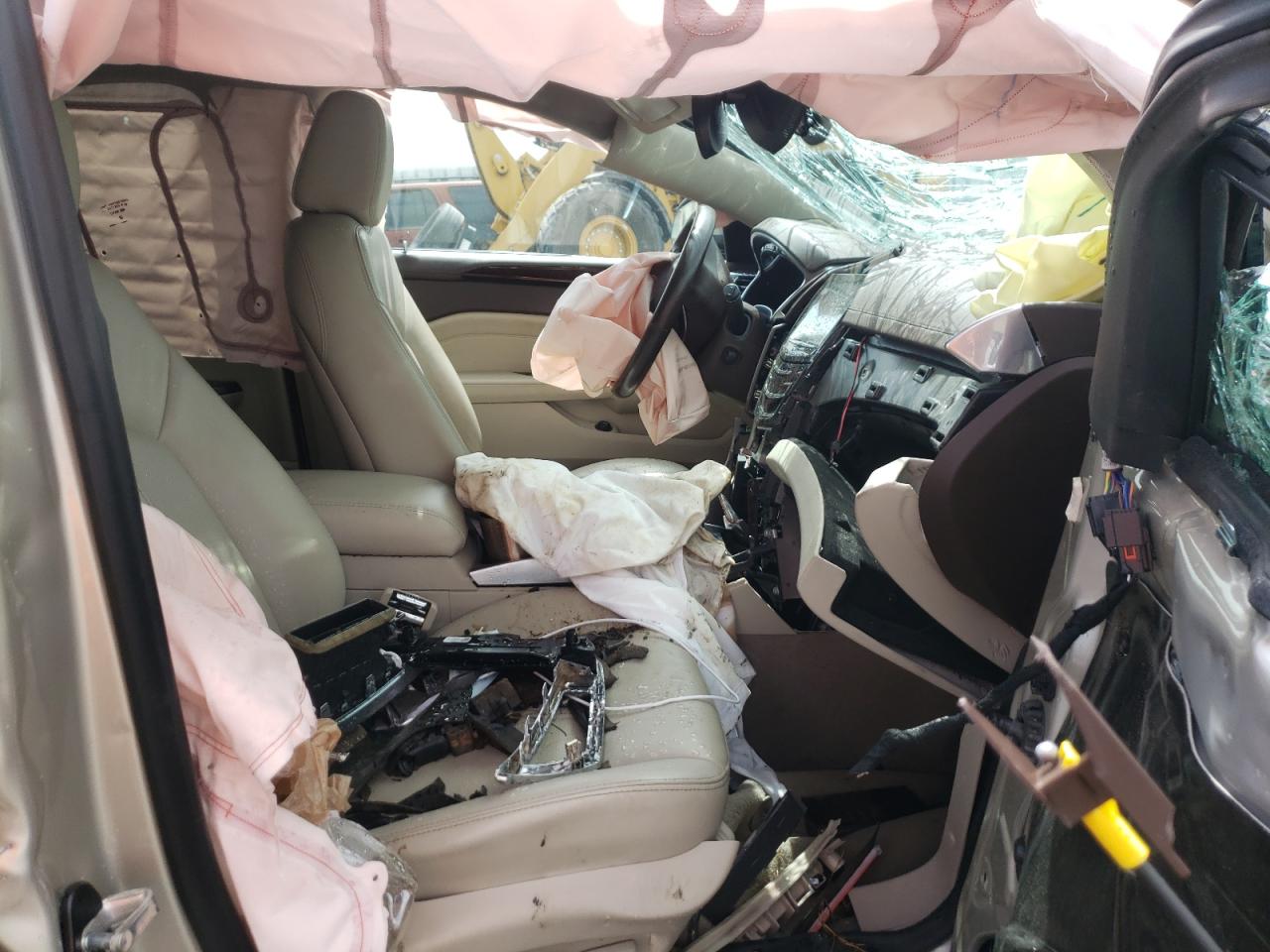 Photo 5 from auction – 2014 CADILLAC SRX LUXURY with VIN 3GYFNBE31ES686604