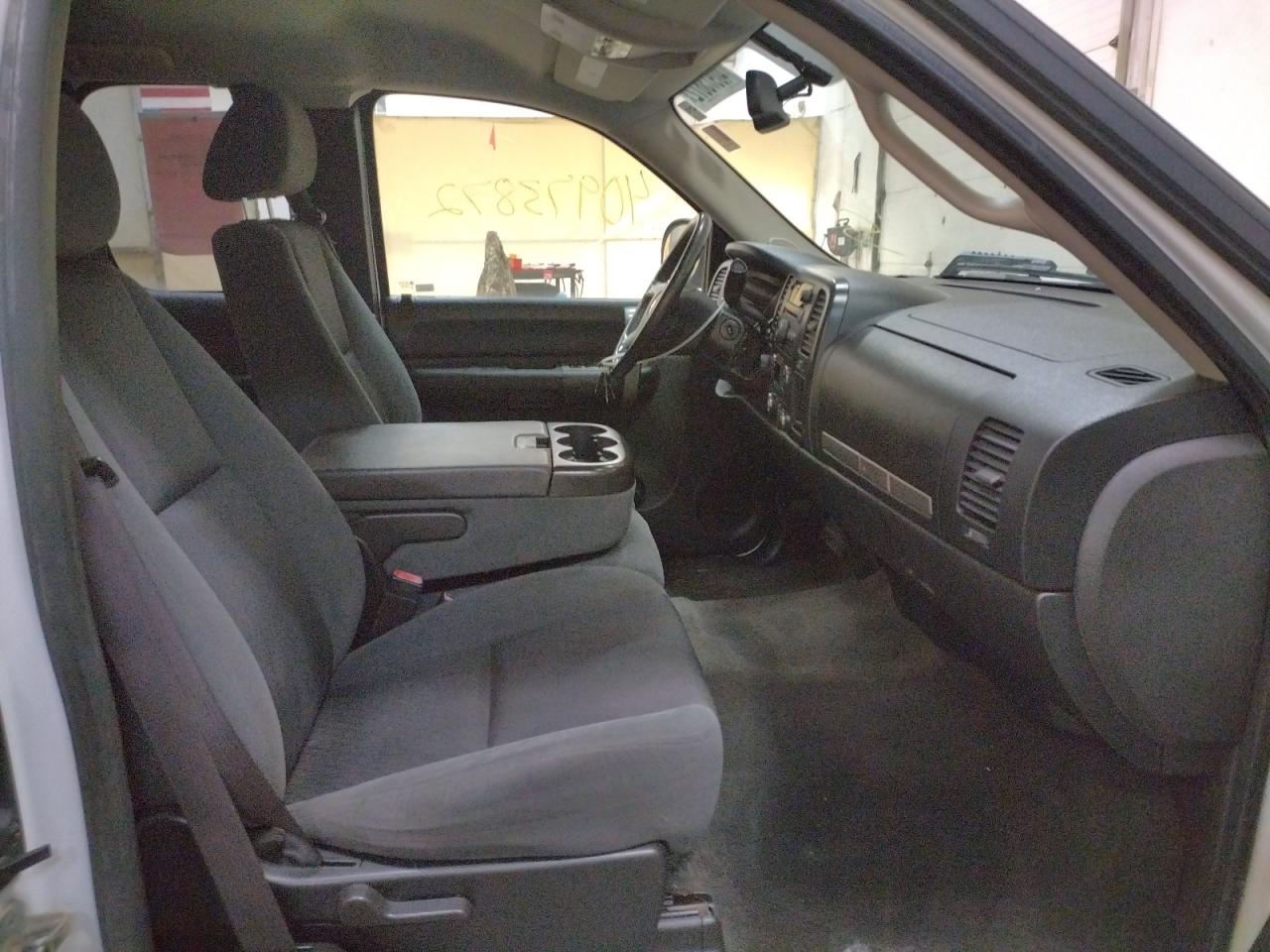 Photo 5 from auction – 2009 CHEVROLET SILVERADO with VIN 1GCEK29019Z111454