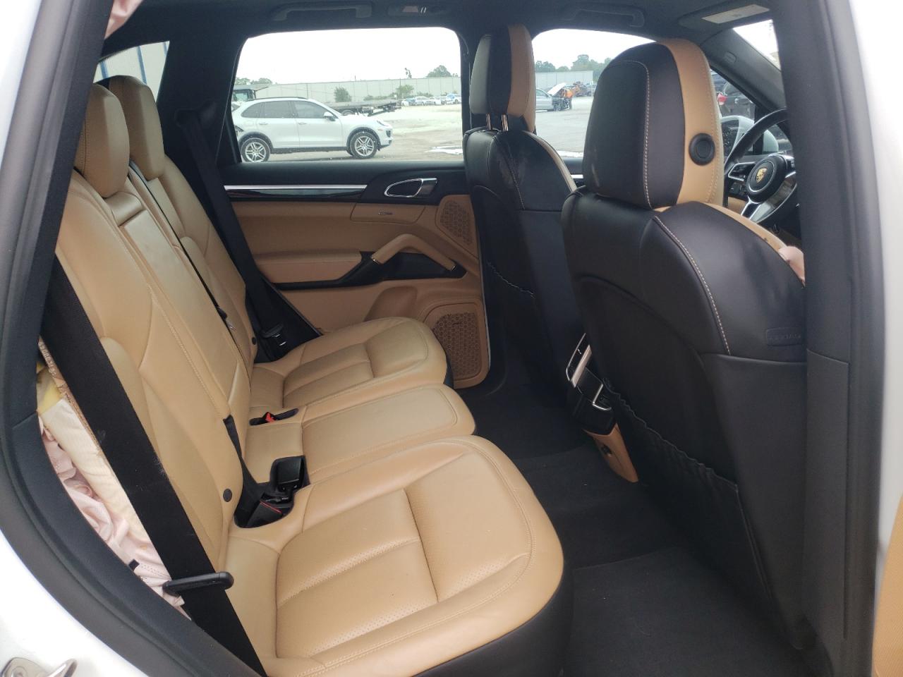 Photo 6 from auction – 2016 PORSCHE CAYENNE with VIN WP1AA2A22GKA11107