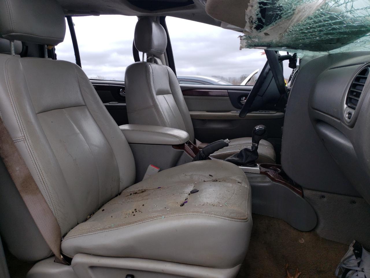 Photo 5 from auction – 2005 GMC ENVOY XUV with VIN 1GKET12S556122850