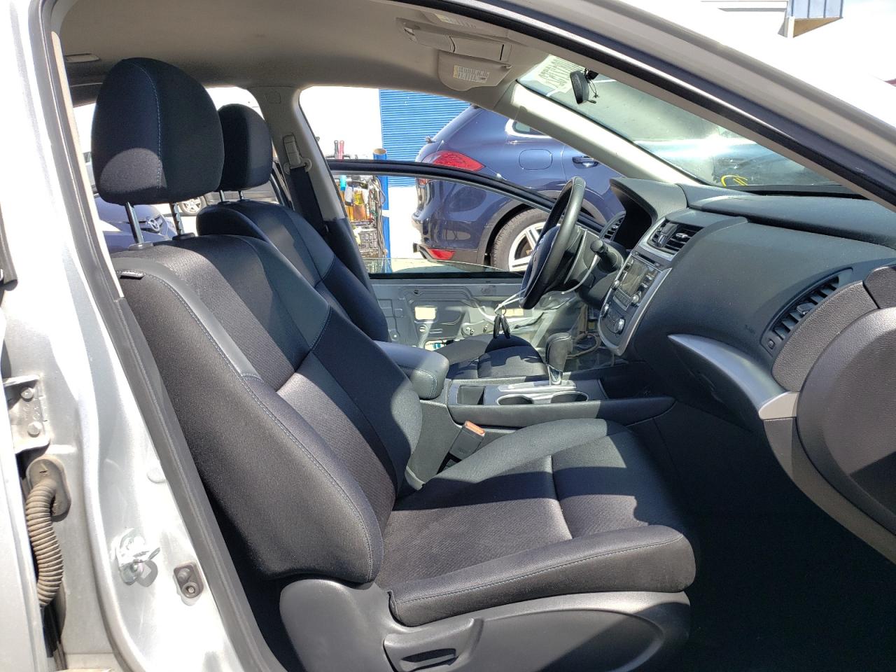 Photo 5 from auction – 2016 NISSAN ALTIMA 2.5 with VIN 1N4AL3AP2GC285470