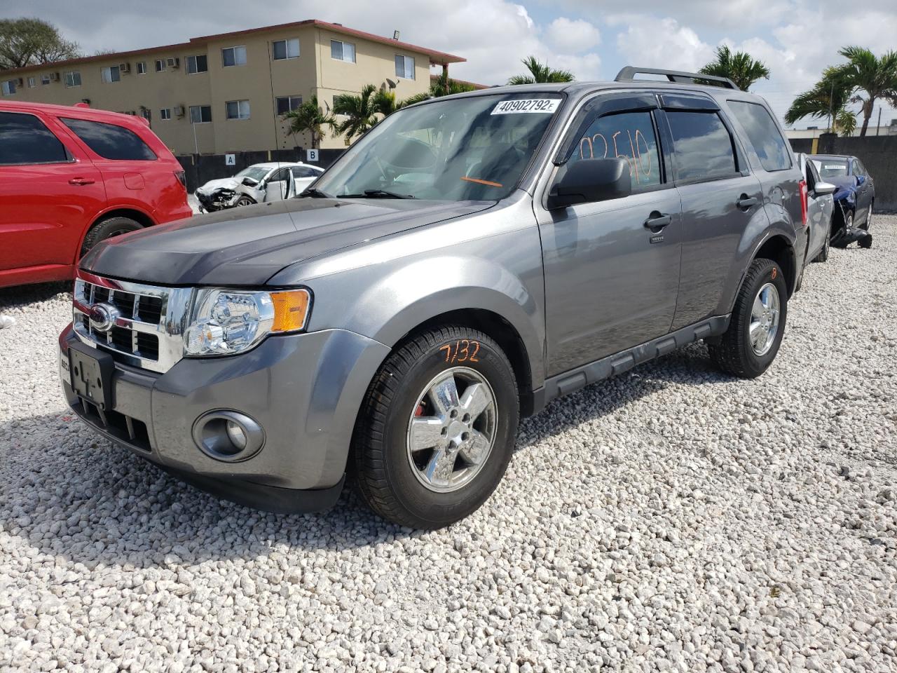 Photo 2 from auction – 2009 FORD ESCAPE XLT with VIN 1FMCU93G19KC30142