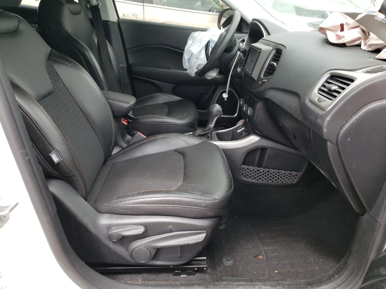Photo 5 from auction – 2018 JEEP COMPASS LA with VIN 3C4NJCBB1JT489211