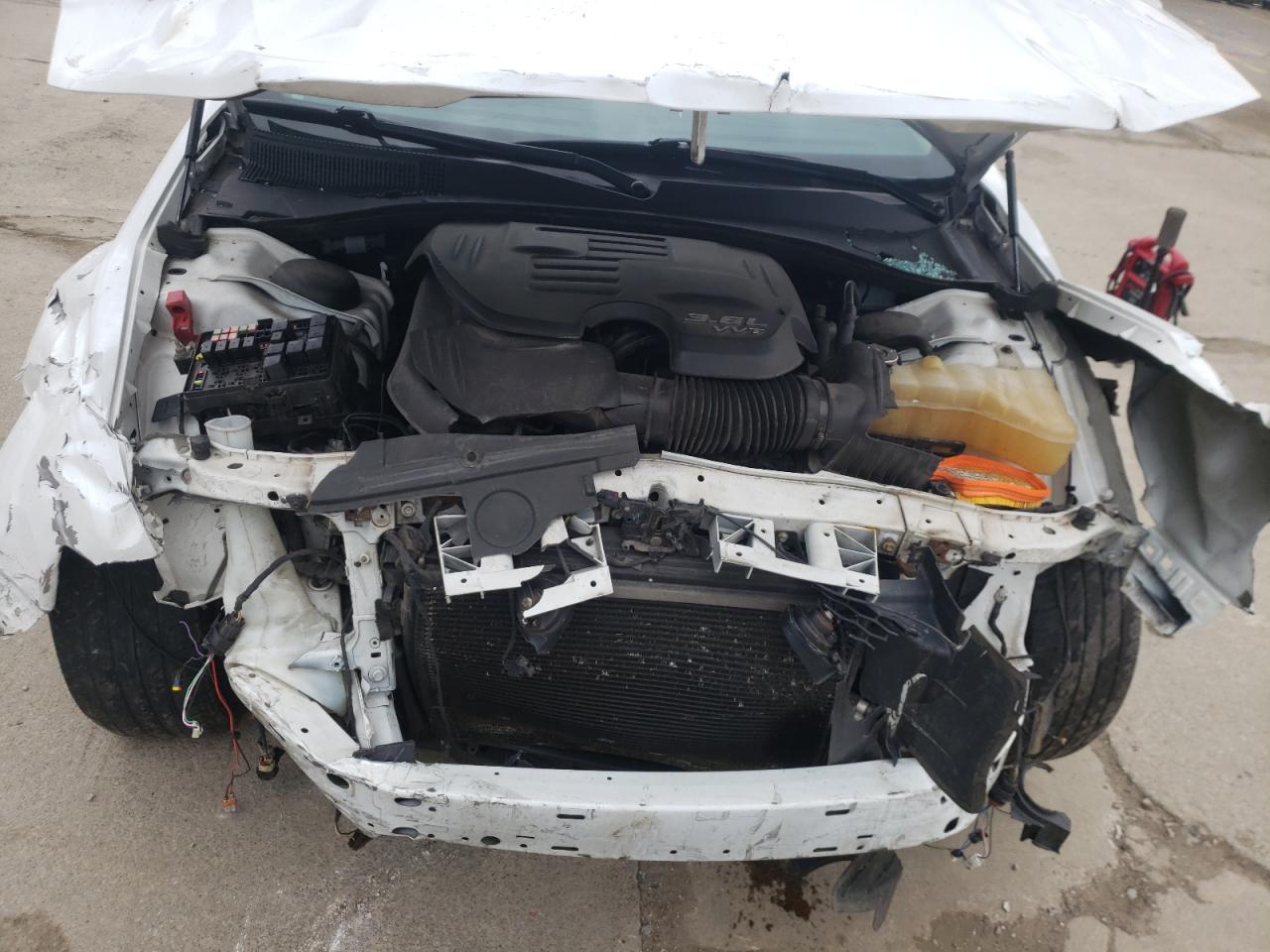 Photo 7 from auction – 2016 CHRYSLER 300 LIMITE with VIN 2C3CCARG4GH262107