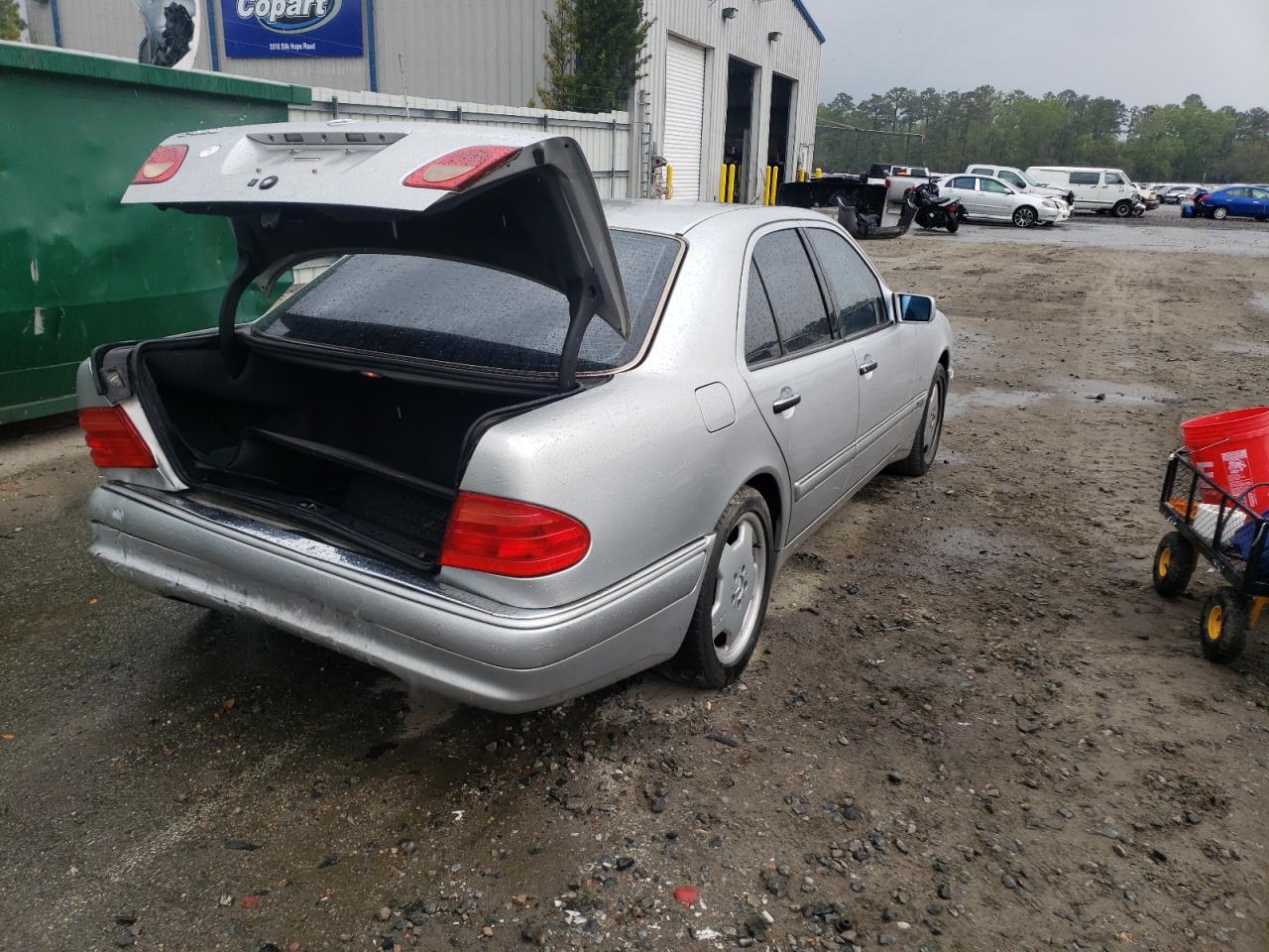 Photo 4 from auction – 1997 MERCEDES-BENZ E 420 with VIN WDBJF72F5VA229996