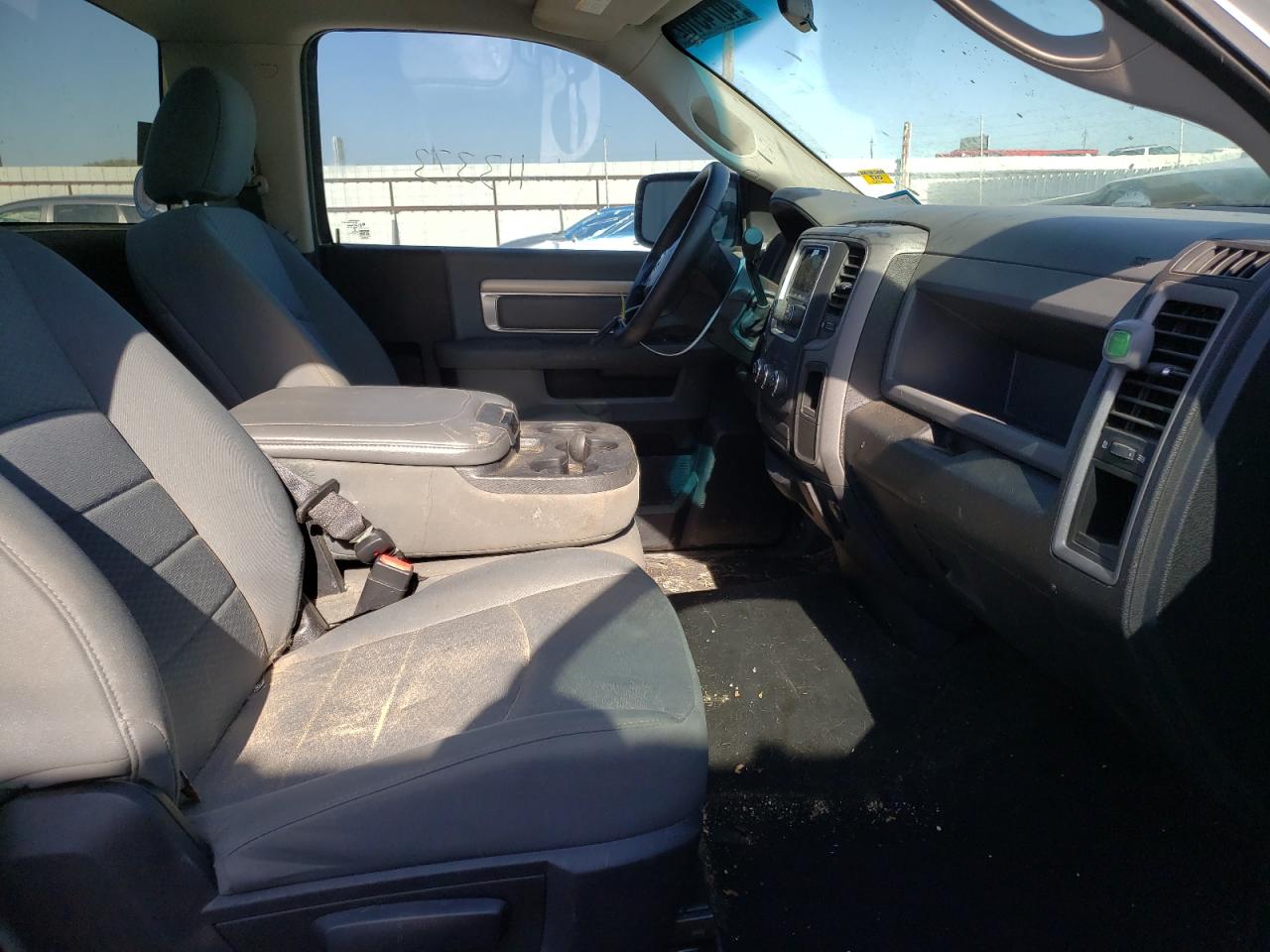Photo 5 from auction – 2014 RAM 1500 ST with VIN 3C6JR6AT4EG121744