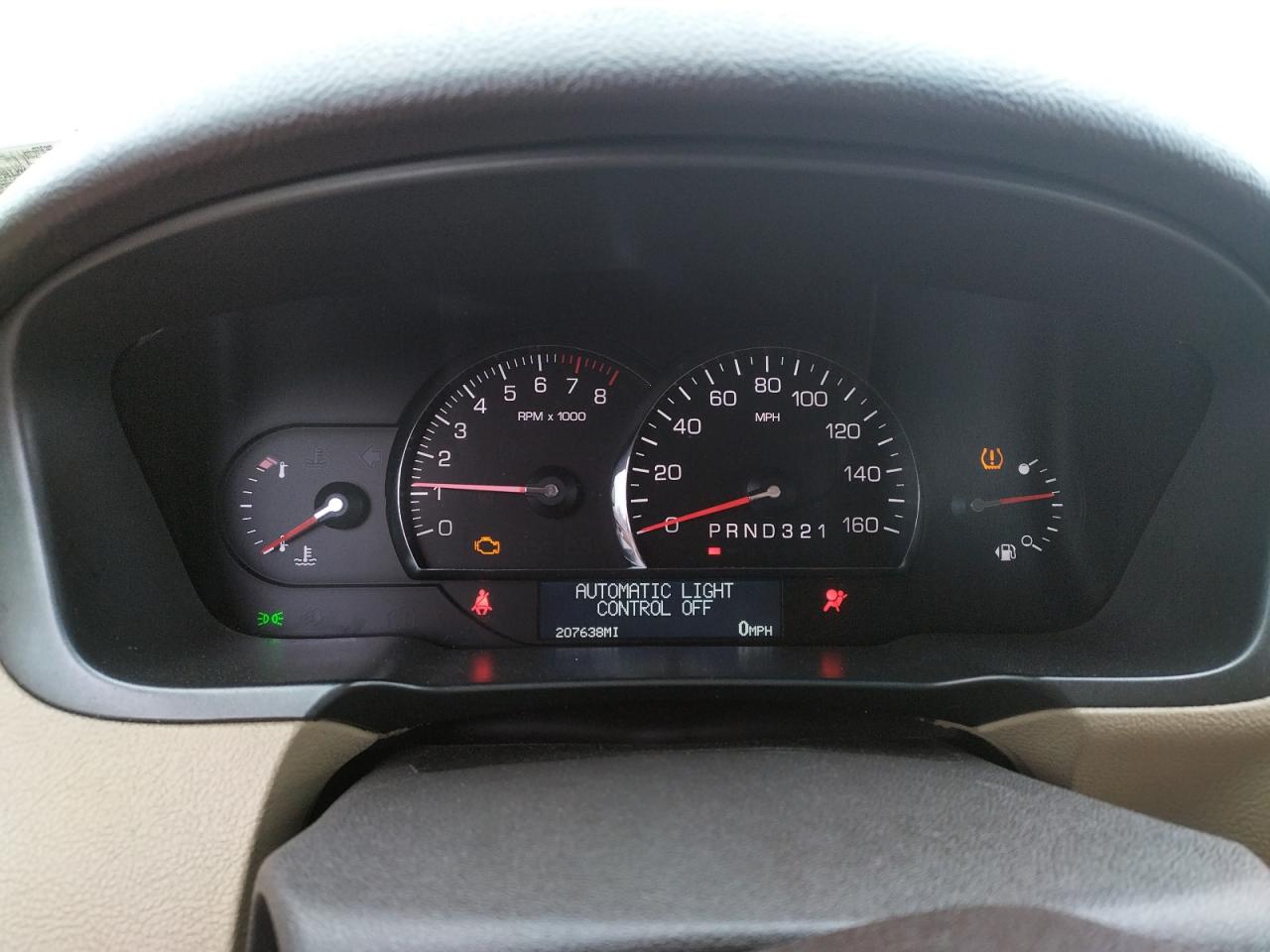 Photo 8 from auction – 2008 CADILLAC DTS with VIN 1G6KD57918U105040