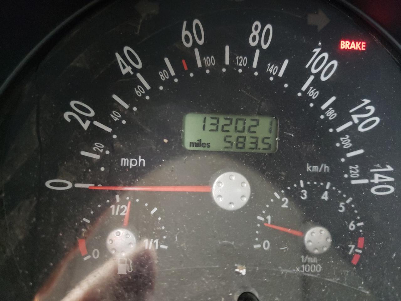 Photo 8 from auction – 1998 VOLKSWAGEN NEW BEETLE with VIN 3VWBB61C8WM037301