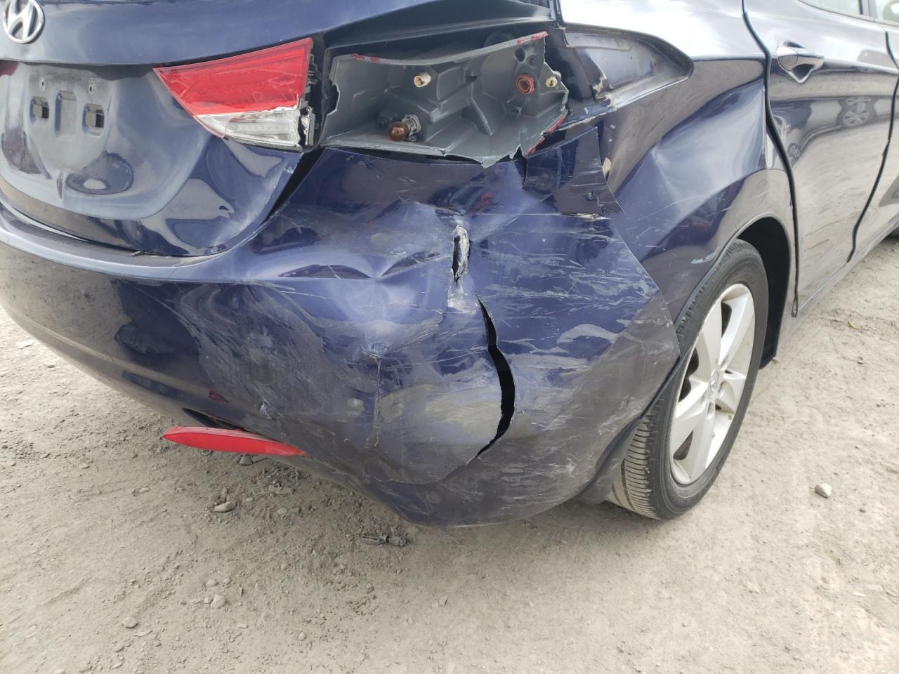 Photo 9 from auction – 2013 HYUNDAI ELANTRA GL with VIN 5NPDH4AE0DH293290