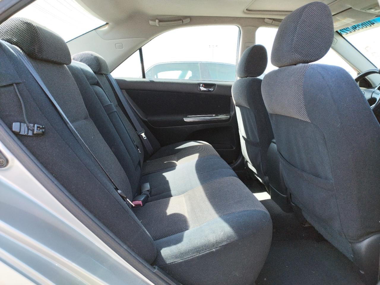 Photo 6 from auction – 2002 TOYOTA CAMRY LE with VIN JTDBE30K020051613