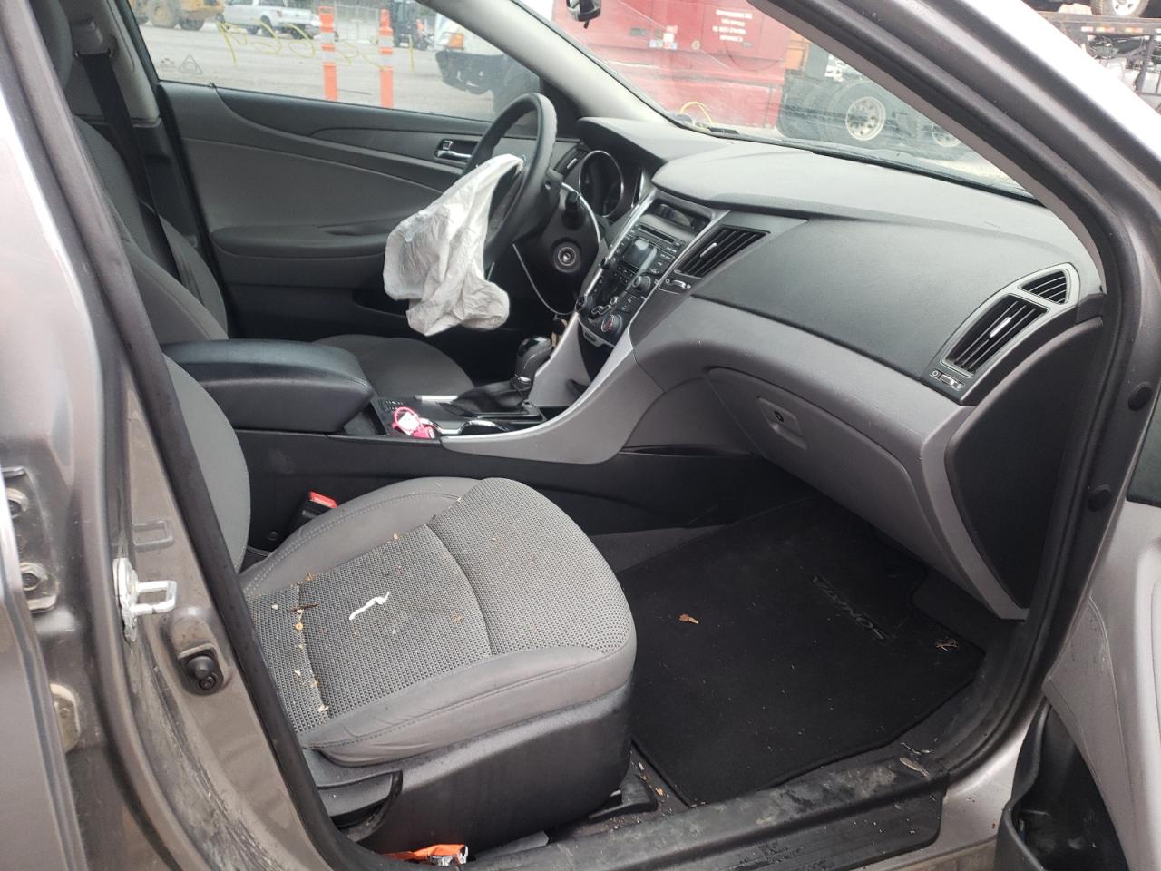 Photo 5 from auction – 2013 HYUNDAI SONATA GLS with VIN 5NPEB4AC1DH788313