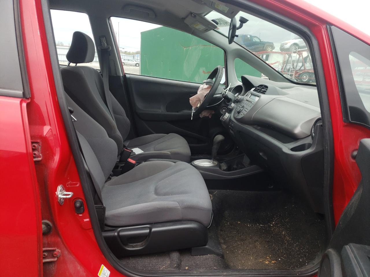 Photo 19 from auction – 2010 HONDA FIT with VIN JHMGE8H27AC040224