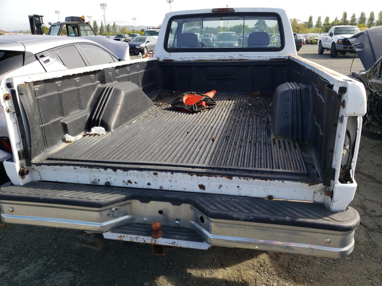 Photo 6 from auction – 1995 FORD F250 with VIN 2FTHF25F2SCA36925