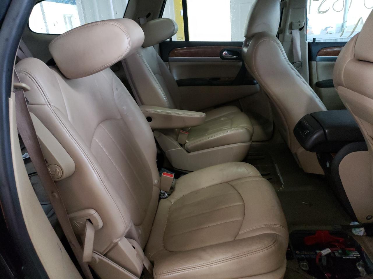 Photo 6 from auction – 2011 BUICK ENCLAVE CX with VIN 5GAKRBED1BJ114710